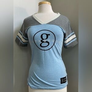 GARTH BROOKS Reglan Graphic Tee Gray and Blue Size Small black EUC